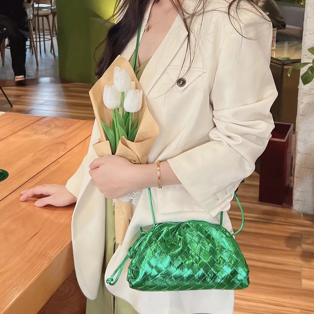 #自家小妹 Upper body renderings Spring is coming. It should be green when it’s green.
